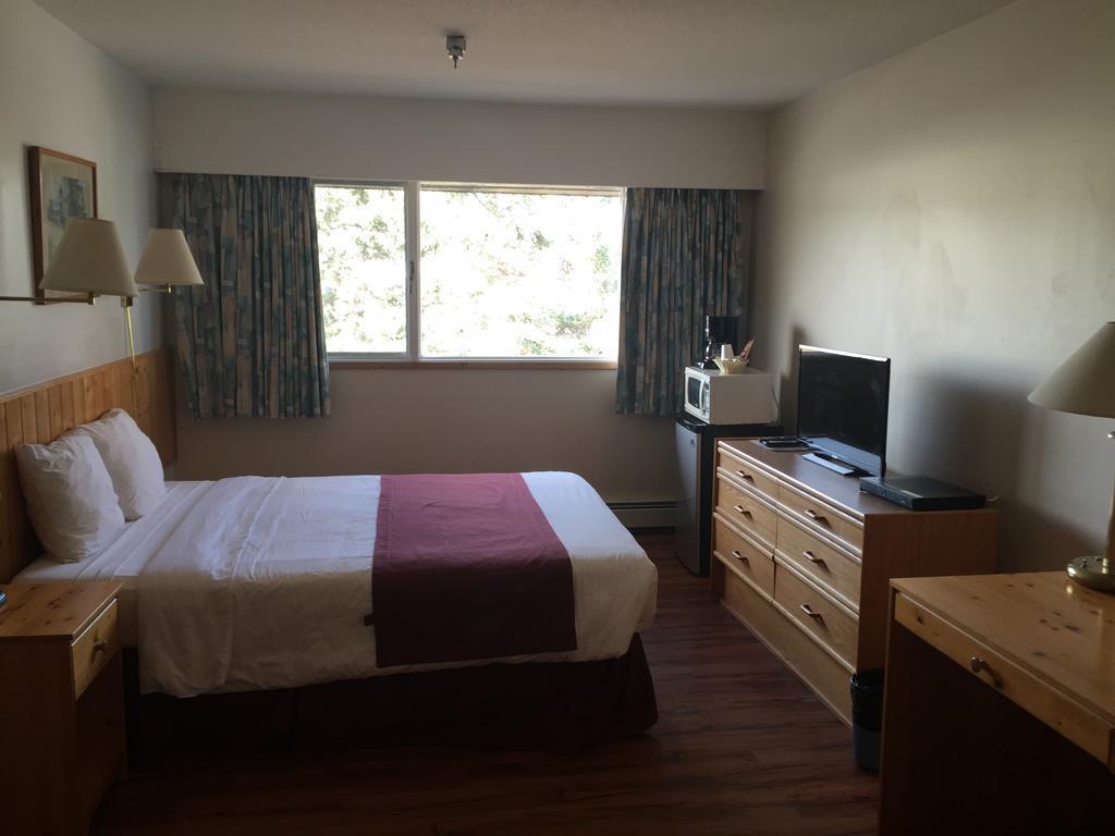 Canadas Best Value Inn- Riverview Hotel Whitehorse Exterior foto