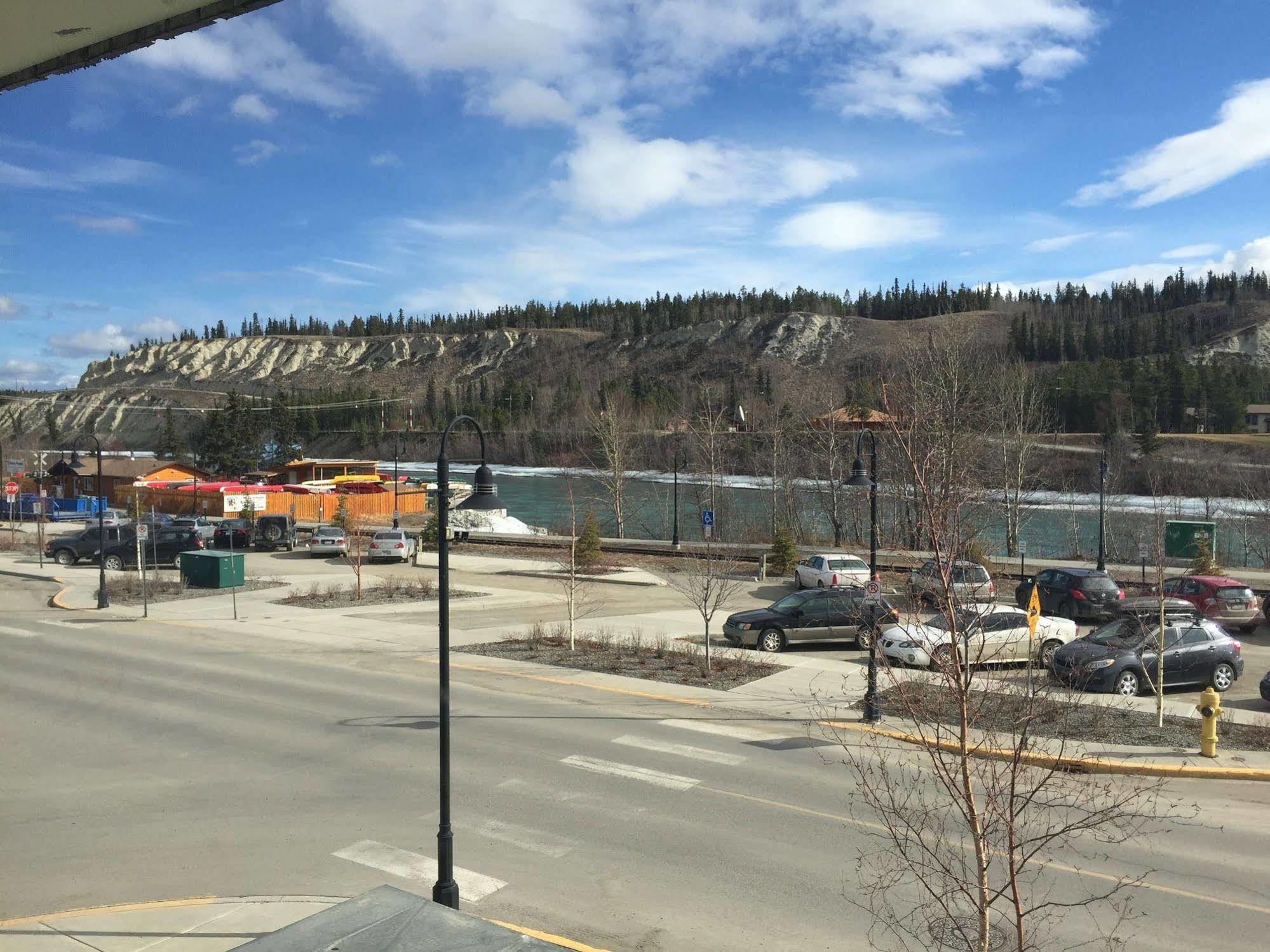 Canadas Best Value Inn- Riverview Hotel Whitehorse Exterior foto